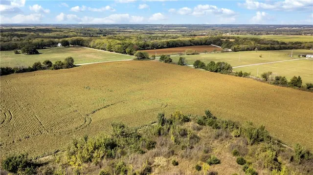 $175,000 | 38701 West Evening Star Road, Lane, KS 66042