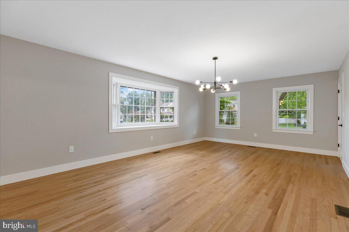 132 West Welling Avenue Pennington, NJ 08534 - Photo 13 of 32