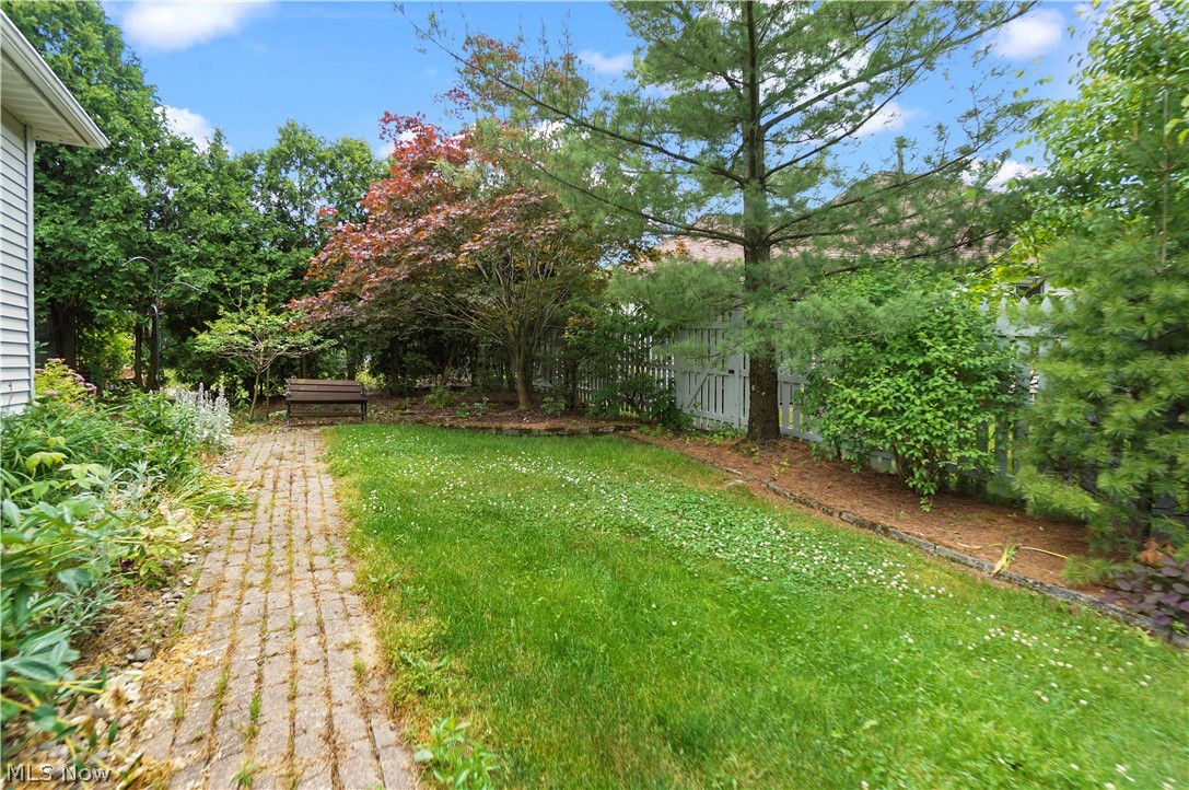 7712 Roeper Road Cleveland, OH 44134 - Photo 28 of 33
