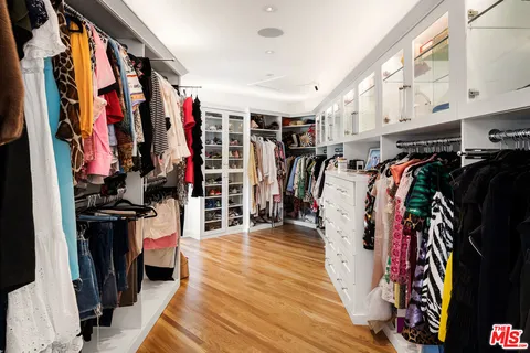 $8,995,000 | 760 North Beverly Glen Boulevard, Los Angeles, CA 90077