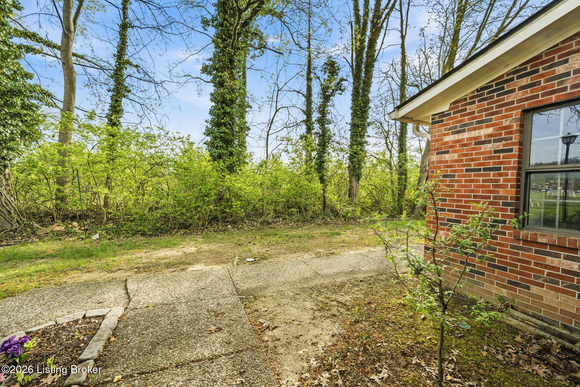 2905 Fordhaven Road Louisville, KY 40214 - Photo 8 of 32 2905 Fordhaven Rd-34