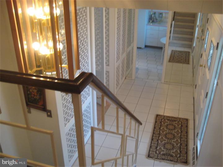 204 Moredun Road Philadelphia, PA 19115 - Photo 4 of 24 Foyer