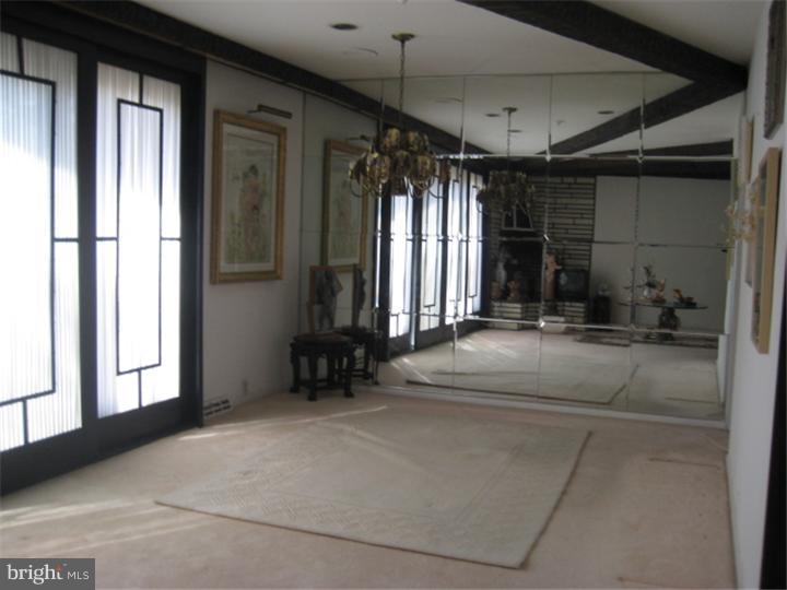 204 Moredun Road Philadelphia, PA 19115 - Photo 6 of 24 Dining Room