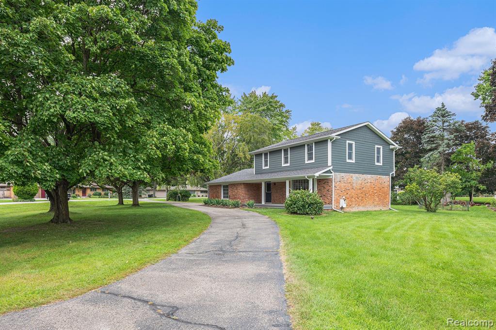 430 Willow Tree Lane Rochester Hills, MI 48306 - Photo 3 of 33