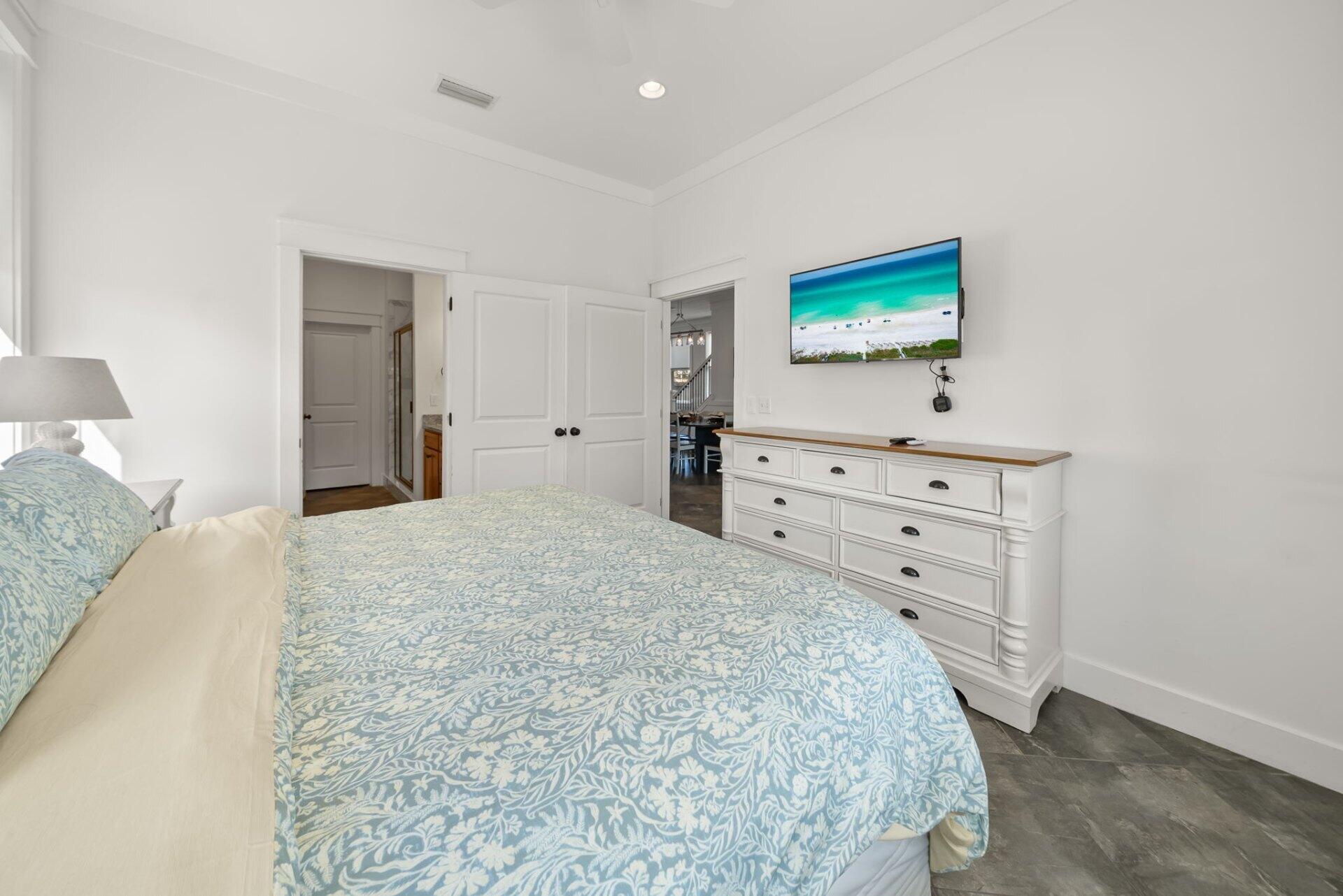 85 Cobia Street Destin, FL 32541 - Photo 38 of 59 40-king-bedroom-floral-destin-fl