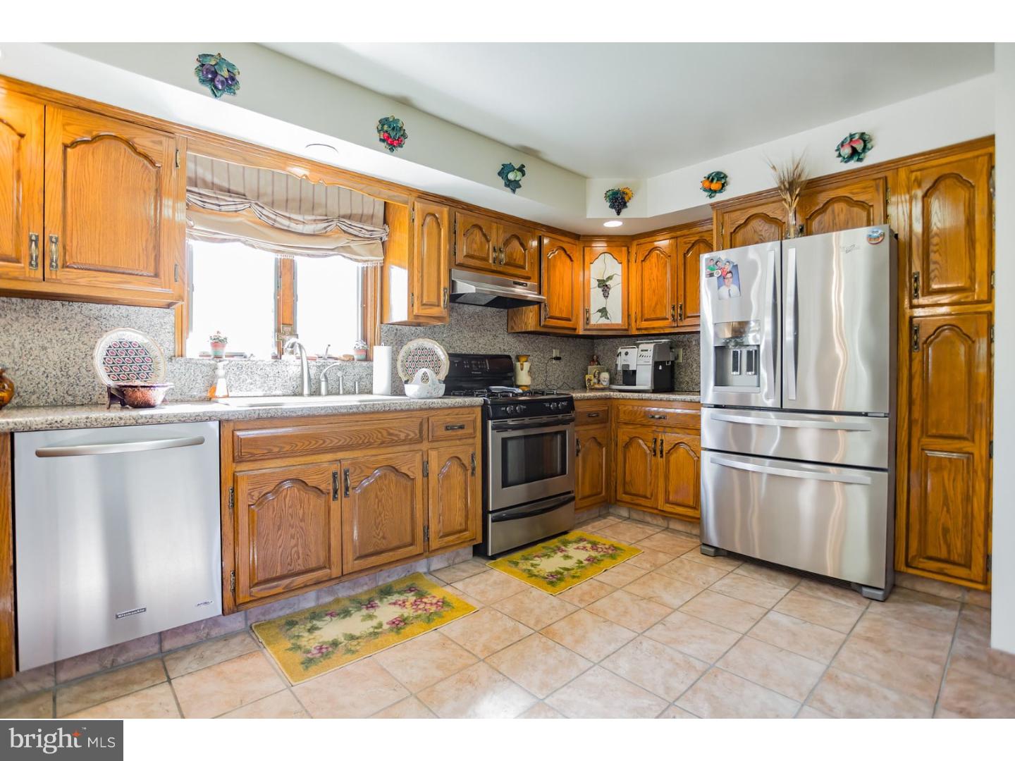 1215 Kay Drive West Cherry Hill, NJ 08034 - Photo 5 of 25