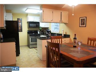 710 Susquehanna Road Philadelphia, PA 19111 - Photo 6 of 8 Kitchen