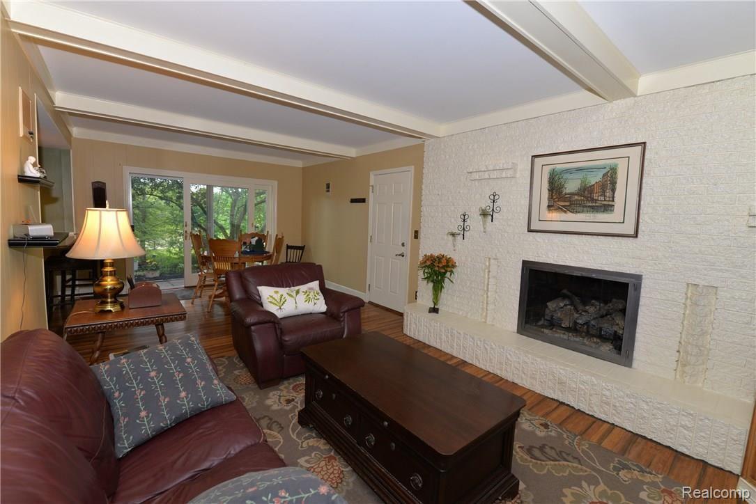 857 Fieldstone Court Rochester, MI 48309 - Photo 19 of 30 857 Fieldstone Ct Photos by Wes Brooks (134).jpg