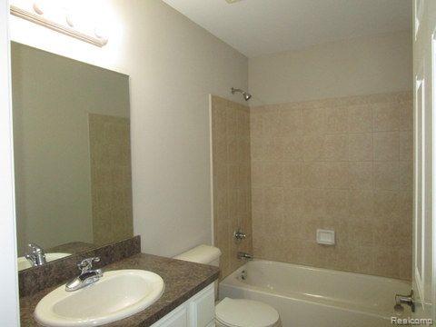 26060 Mariners Point New Baltimore, MI 48051 - Photo 7 of 8