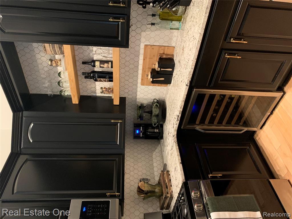 686 West Bluff Court, Unit 23 Rochester Hills, MI 48307 - Photo 6 of 43