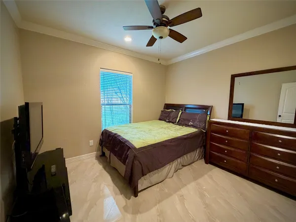 $2,500 | 3741 Debbie Lane, Groves, TX 77619