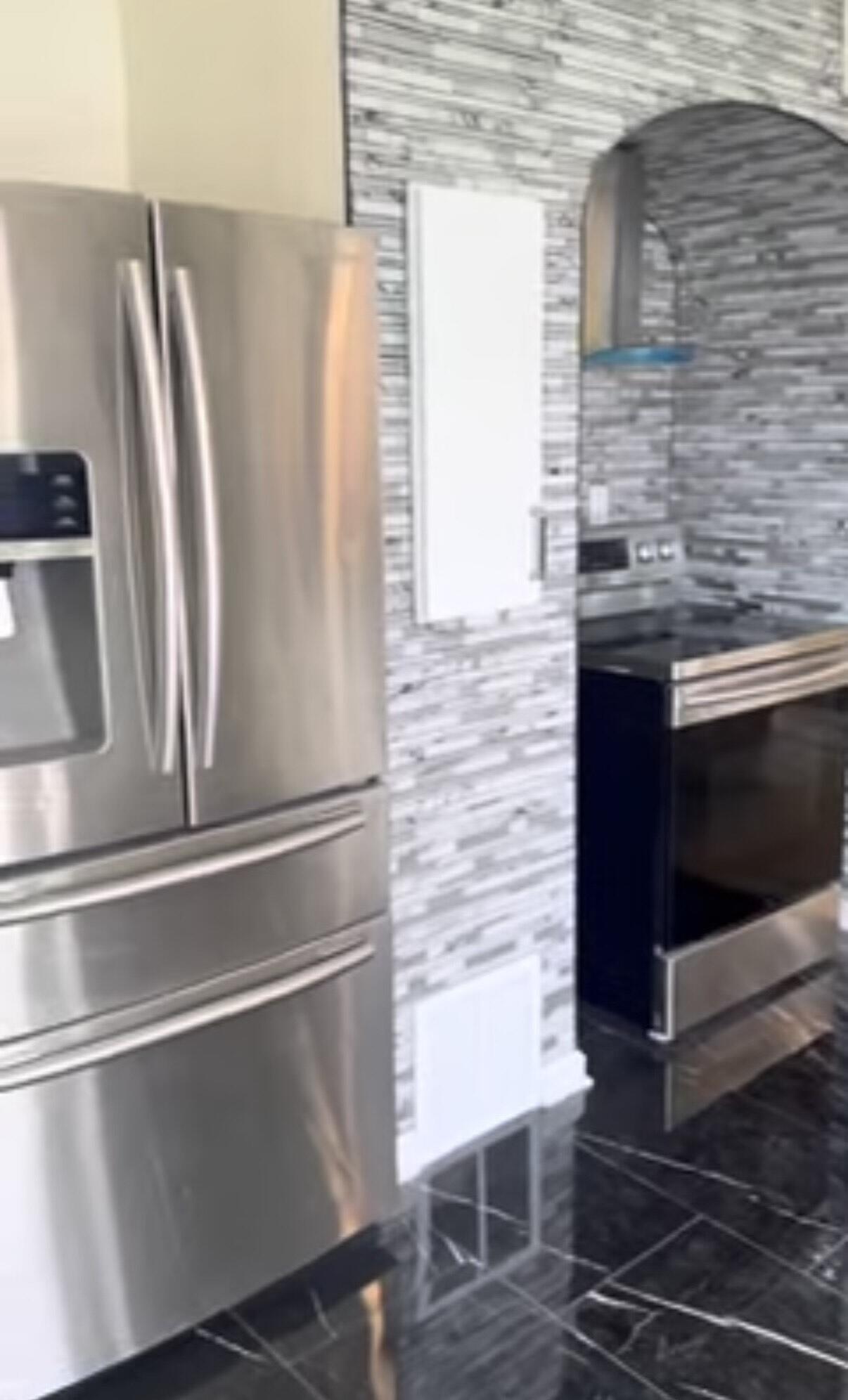 5547 North 37th Street Milwaukee, WI 53209 - Photo 11 of 31 IMG_0257_Original