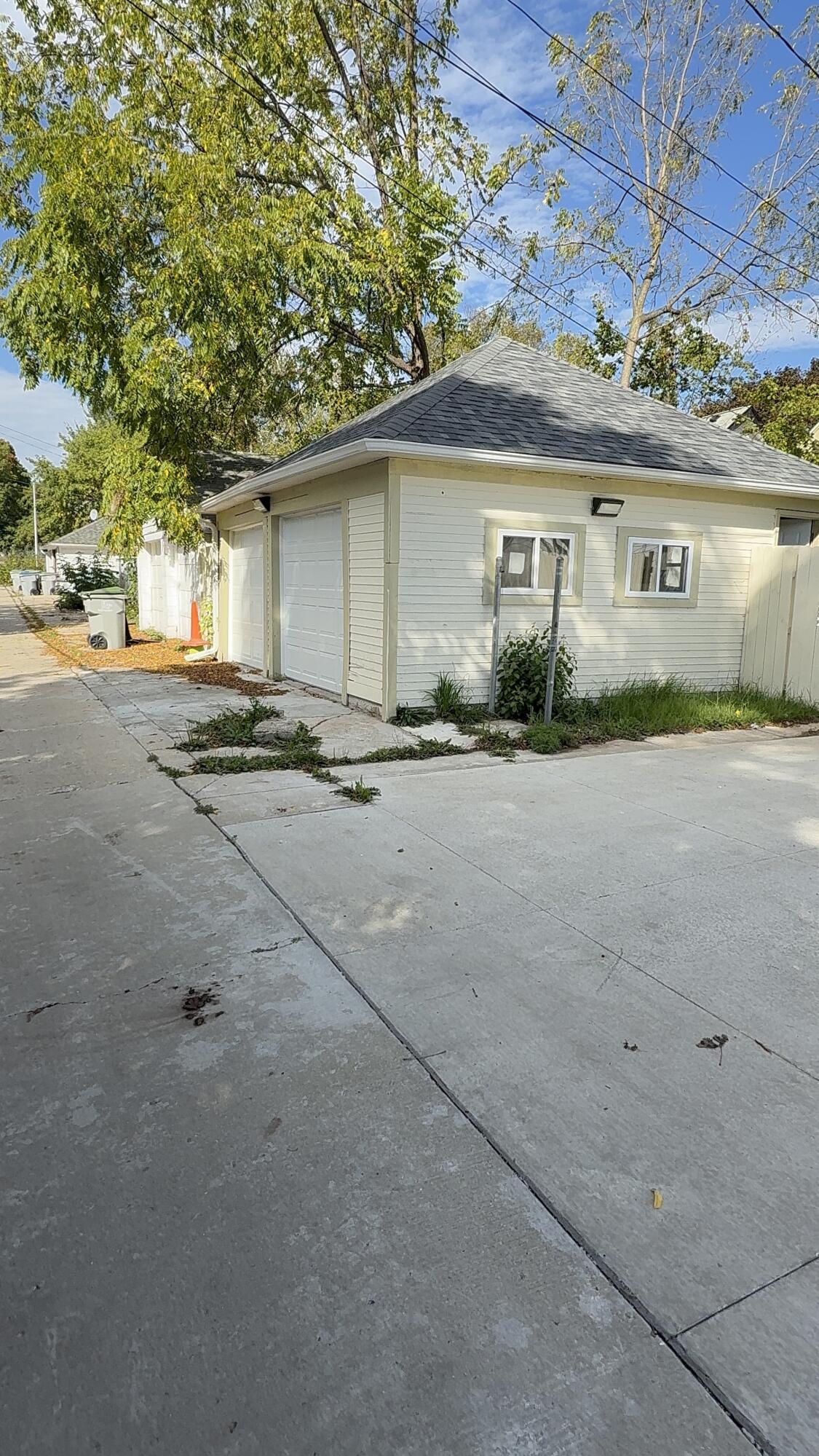 5547 North 37th Street Milwaukee, WI 53209 - Photo 3 of 31 IMG_6578