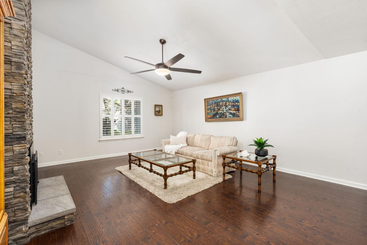 1864 Cougar Lane Clovis, CA 93611 - Photo 8 of 32