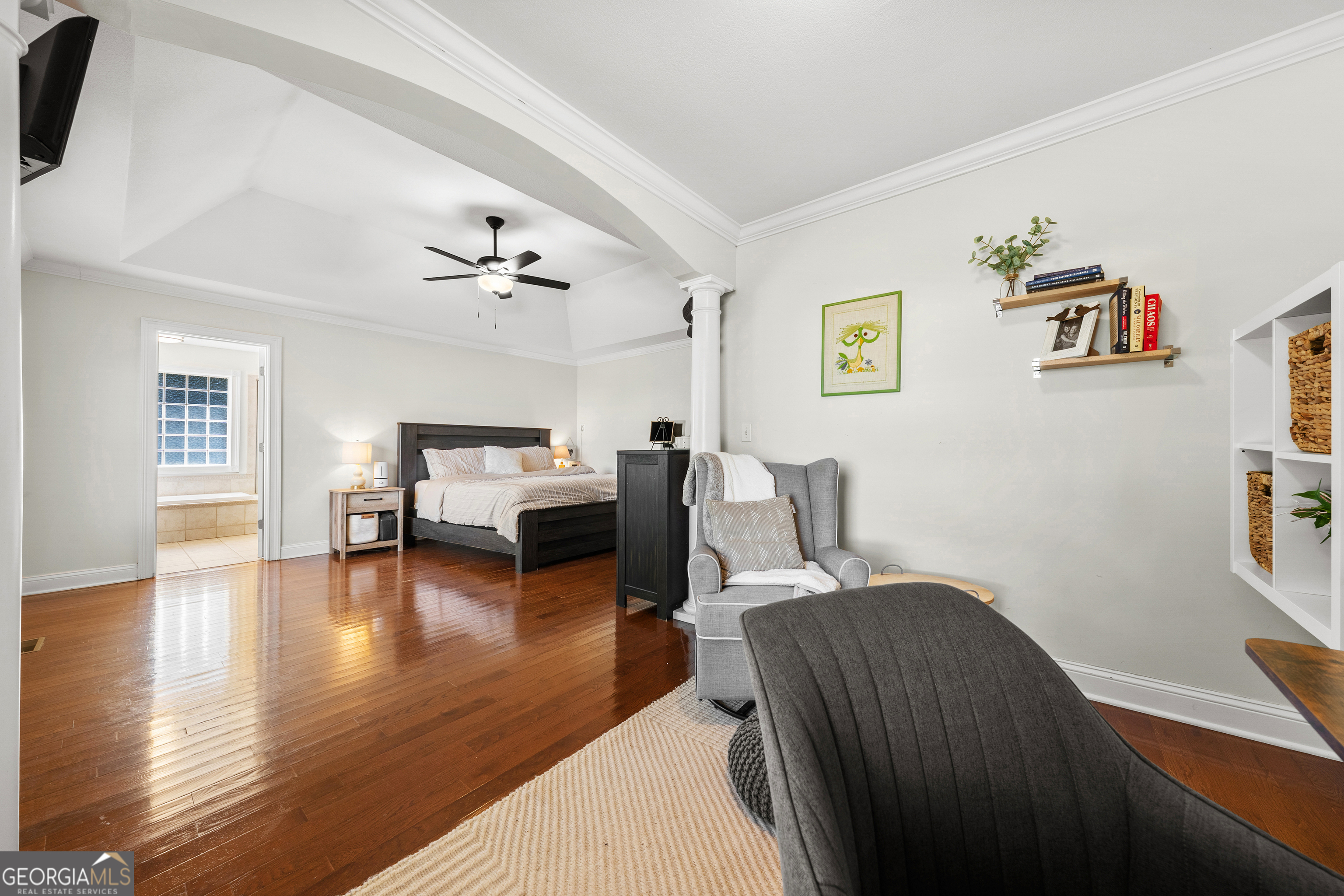 175 Highland Ridge Drive Hartwell, GA 30643 - Photo 21 of 46 a living room with furniture and wooden floor