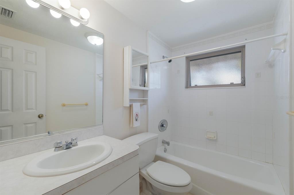 640 Fox Street Longboat Key, FL 34228 - Photo 15 of 55 Gallery Image 15