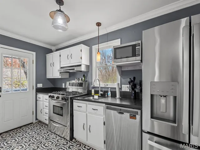 $285,000 | 22 North Iola Drive, St. Louis, MO 63119