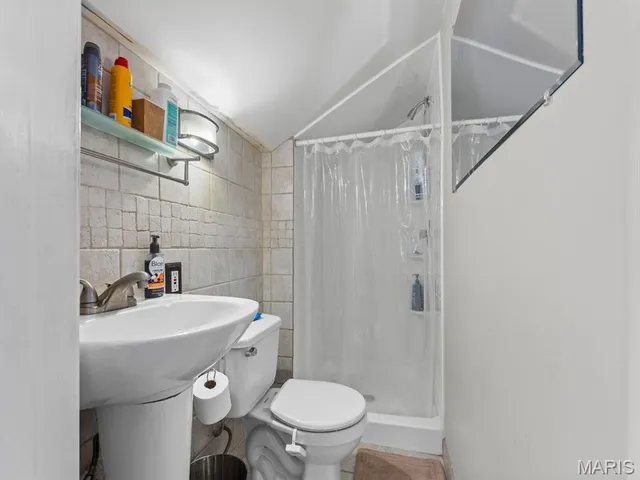 $285,000 | 22 North Iola Drive, St. Louis, MO 63119