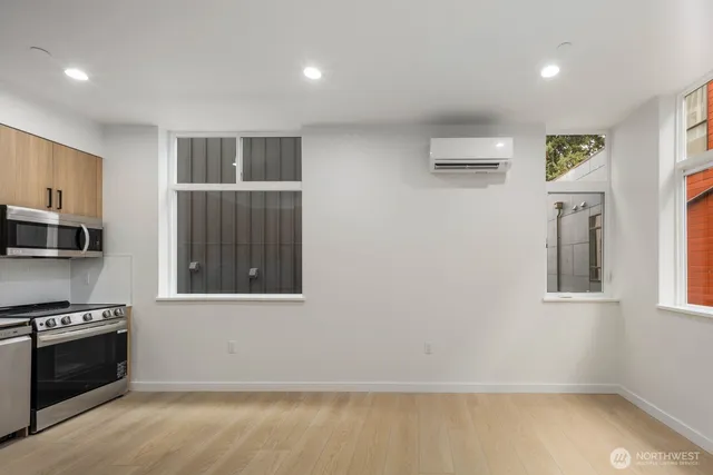 $584,950 | 546 South Cloverdale Street, Unit D, Seattle, WA 98108