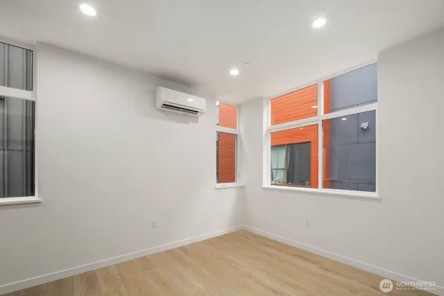 $584,950 | 546 South Cloverdale Street, Unit D, Seattle, WA 98108