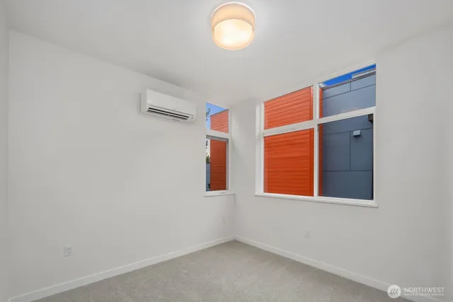 $584,950 | 546 South Cloverdale Street, Unit D, Seattle, WA 98108