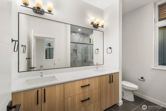 $584,950 | 546 South Cloverdale Street, Unit D, Seattle, WA 98108