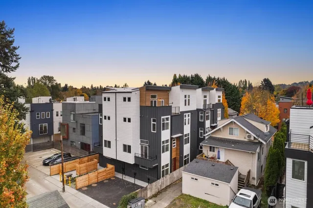 $584,950 | 546 South Cloverdale Street, Unit D, Seattle, WA 98108