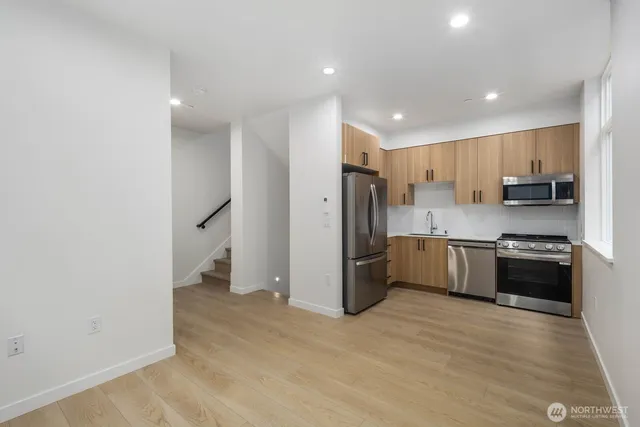 $584,950 | 546 South Cloverdale Street, Unit D, Seattle, WA 98108