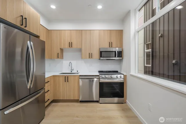 $584,950 | 546 South Cloverdale Street, Unit D, Seattle, WA 98108