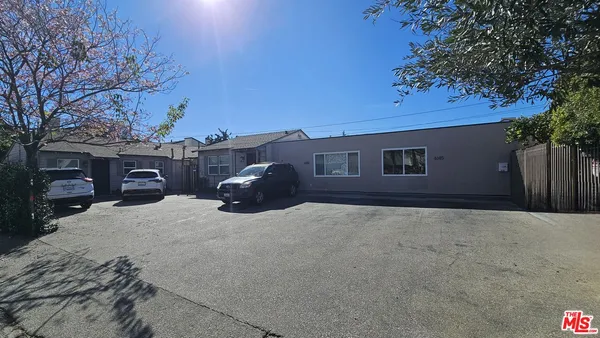 $1,425,000 | 6141 Hazeltine Avenue, Van Nuys, CA 91401