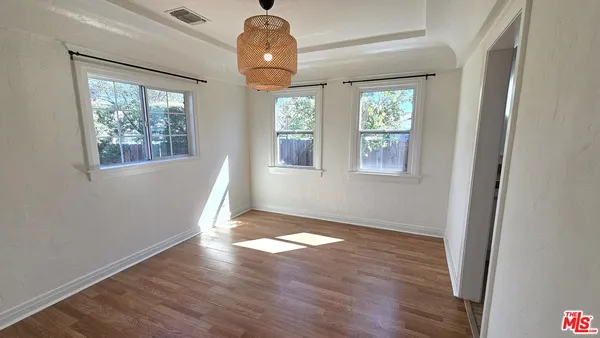 $1,425,000 | 6141 Hazeltine Avenue, Van Nuys, CA 91401