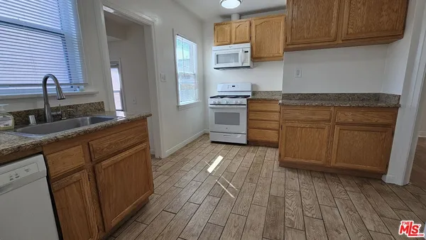 $1,425,000 | 6141 Hazeltine Avenue, Van Nuys, CA 91401