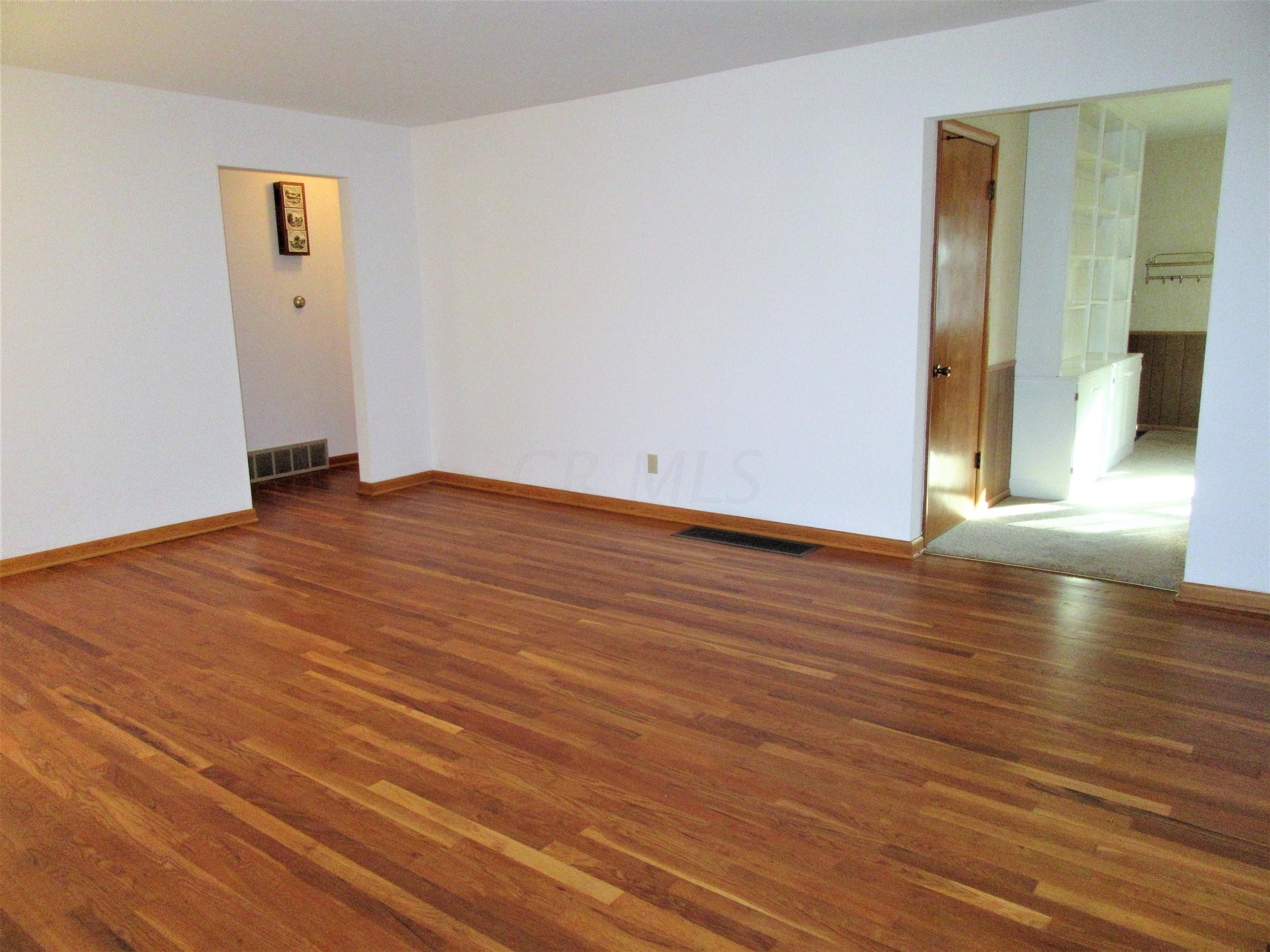 4376 Sandy Lane Road Columbus, OH 43224 - Photo 3 of 26 Gallery Image 3