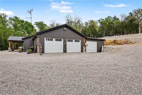 $479,900 | 16 South Lakeview Road, Mapleton, KS 66754