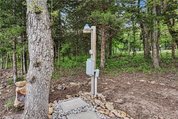 $479,900 | 16 South Lakeview Road, Mapleton, KS 66754