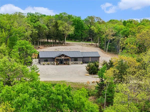$479,900 | 16 South Lakeview Road, Mapleton, KS 66754