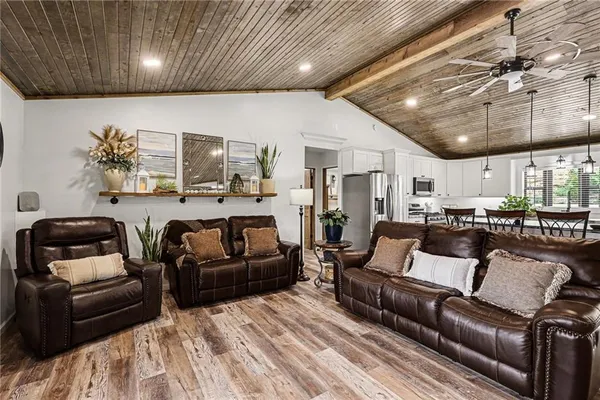 $479,900 | 16 South Lakeview Road, Mapleton, KS 66754