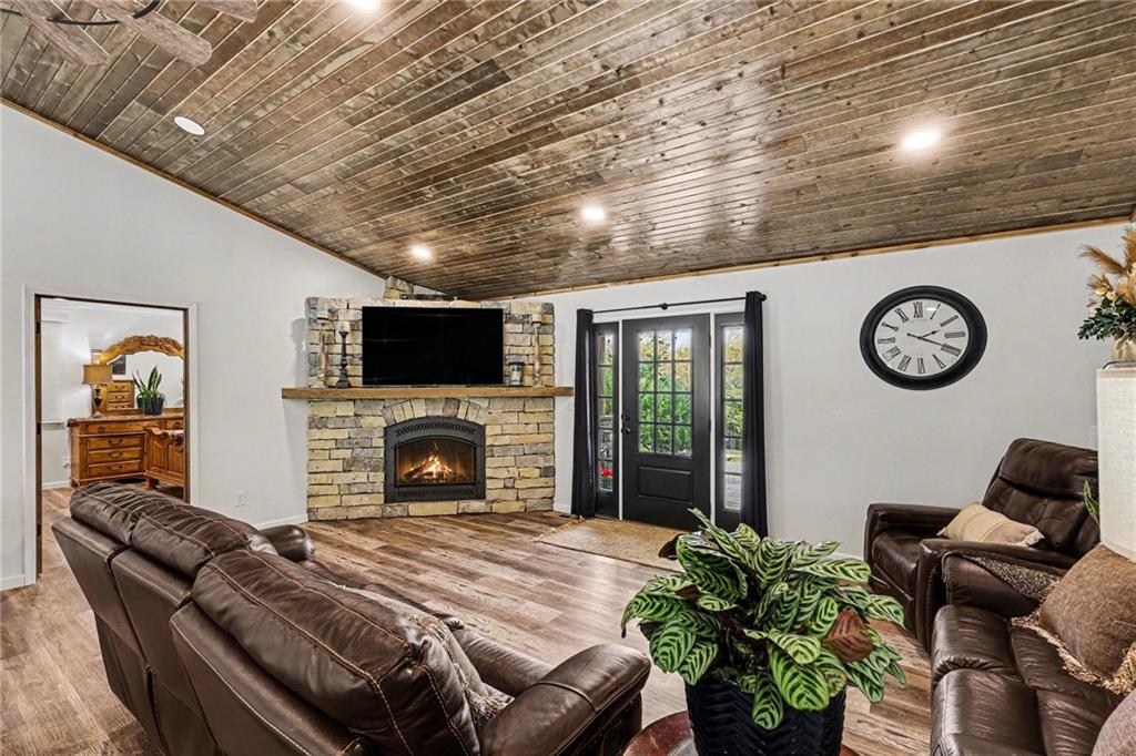 16 South Lakeview Road Mapleton, KS 66754 - Photo 9 of 33