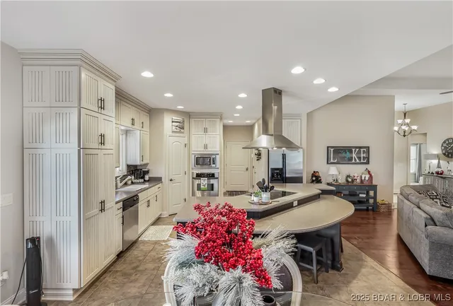 $699,000 | 82 Southern Pine Lane, Lake Ozark, MO 65049