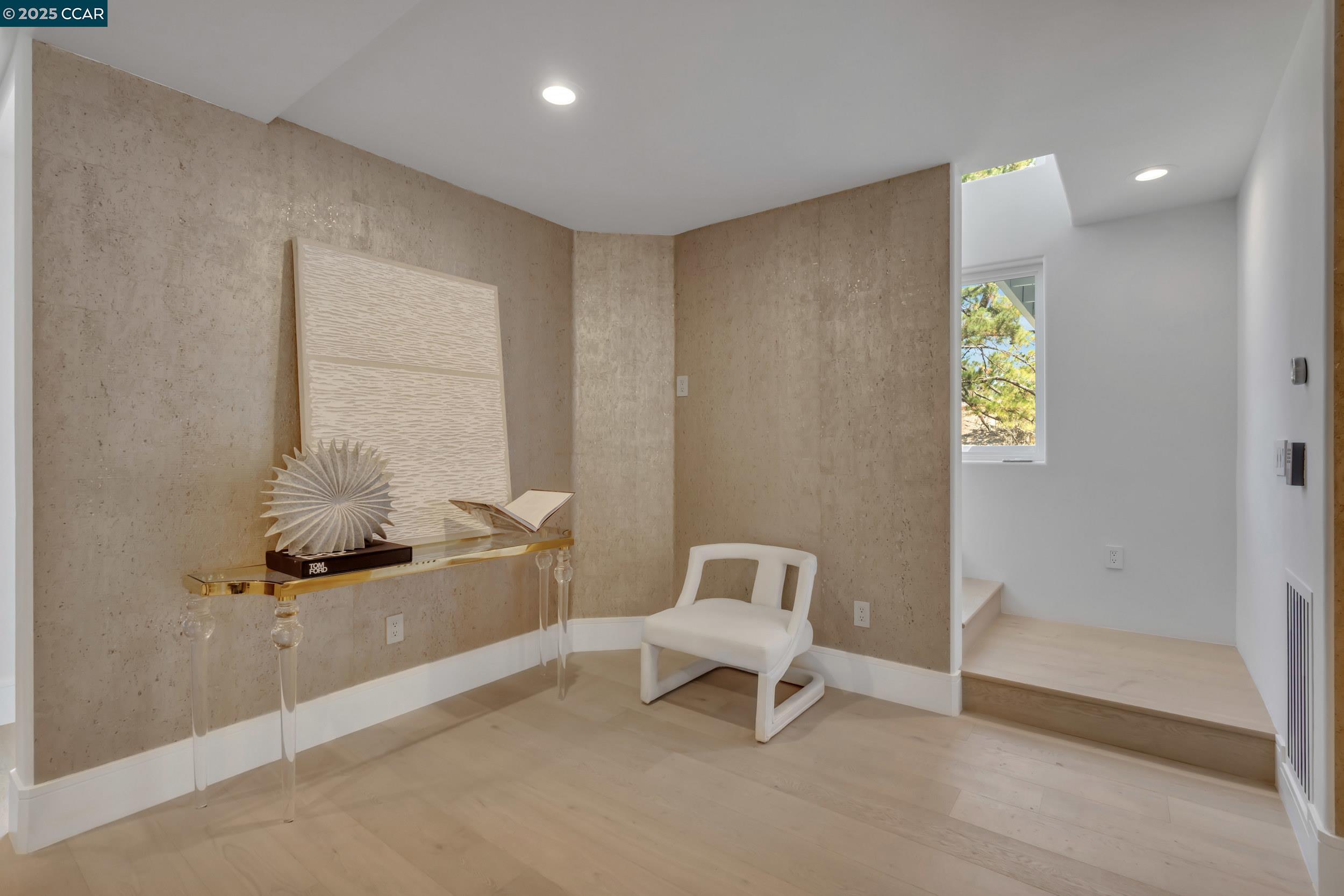 127 Caminar Way Walnut Creek, CA 94596 - Photo 5 of 60 a bathroom with a bathtub and a toilet