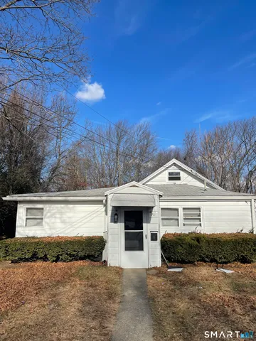 $1,900 | 70 Highlawn Street, Waterbury, CT 06705