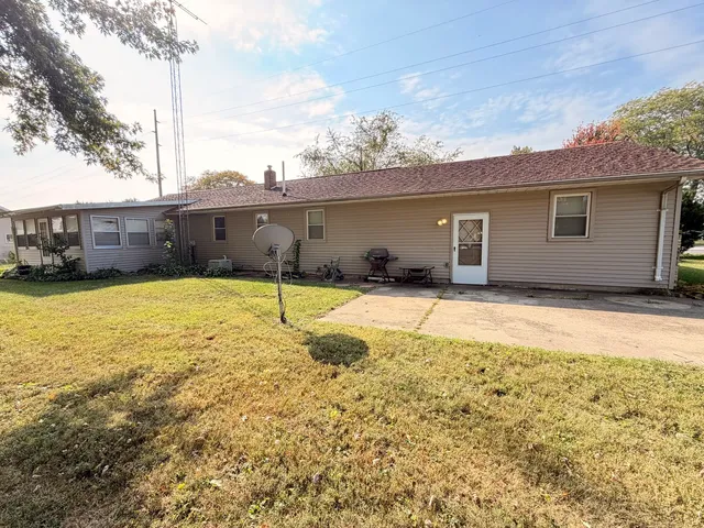 a house view with a outdoor space