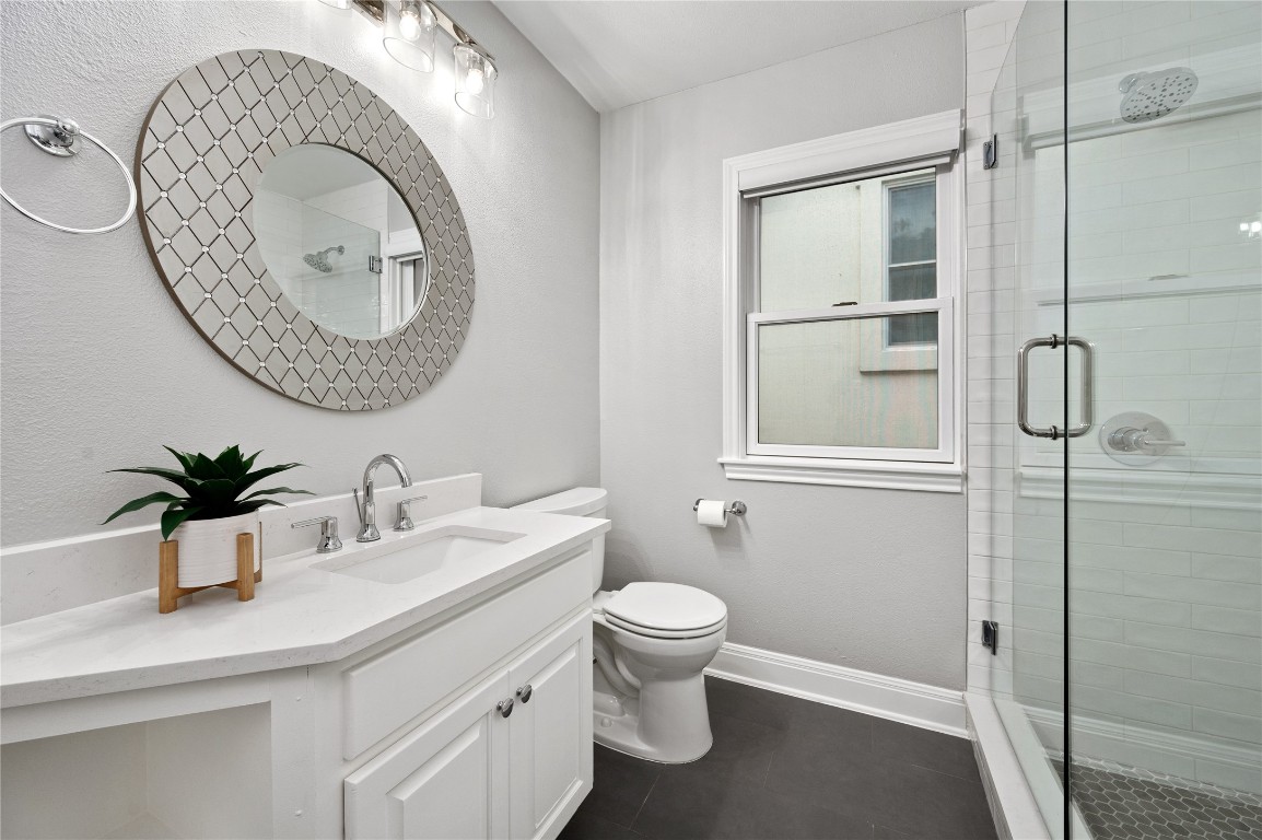 3210 Enfield Road Austin, TX 78703 - Photo 17 of 26 Secondary bathroom