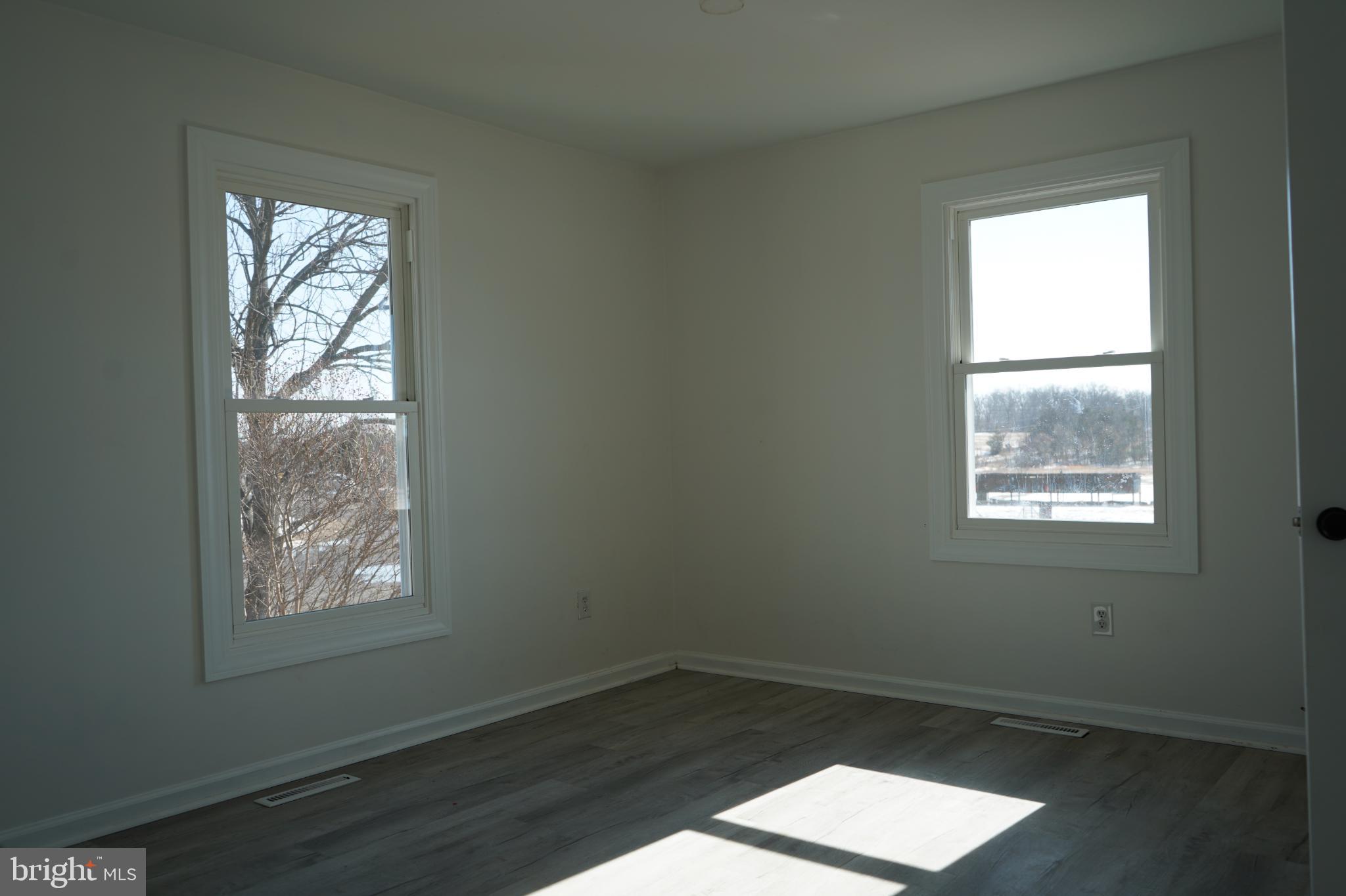15604 Glen Ella Road Culpeper, VA 22701 - Photo 16 of 34 Bright and airy room with scenic views.