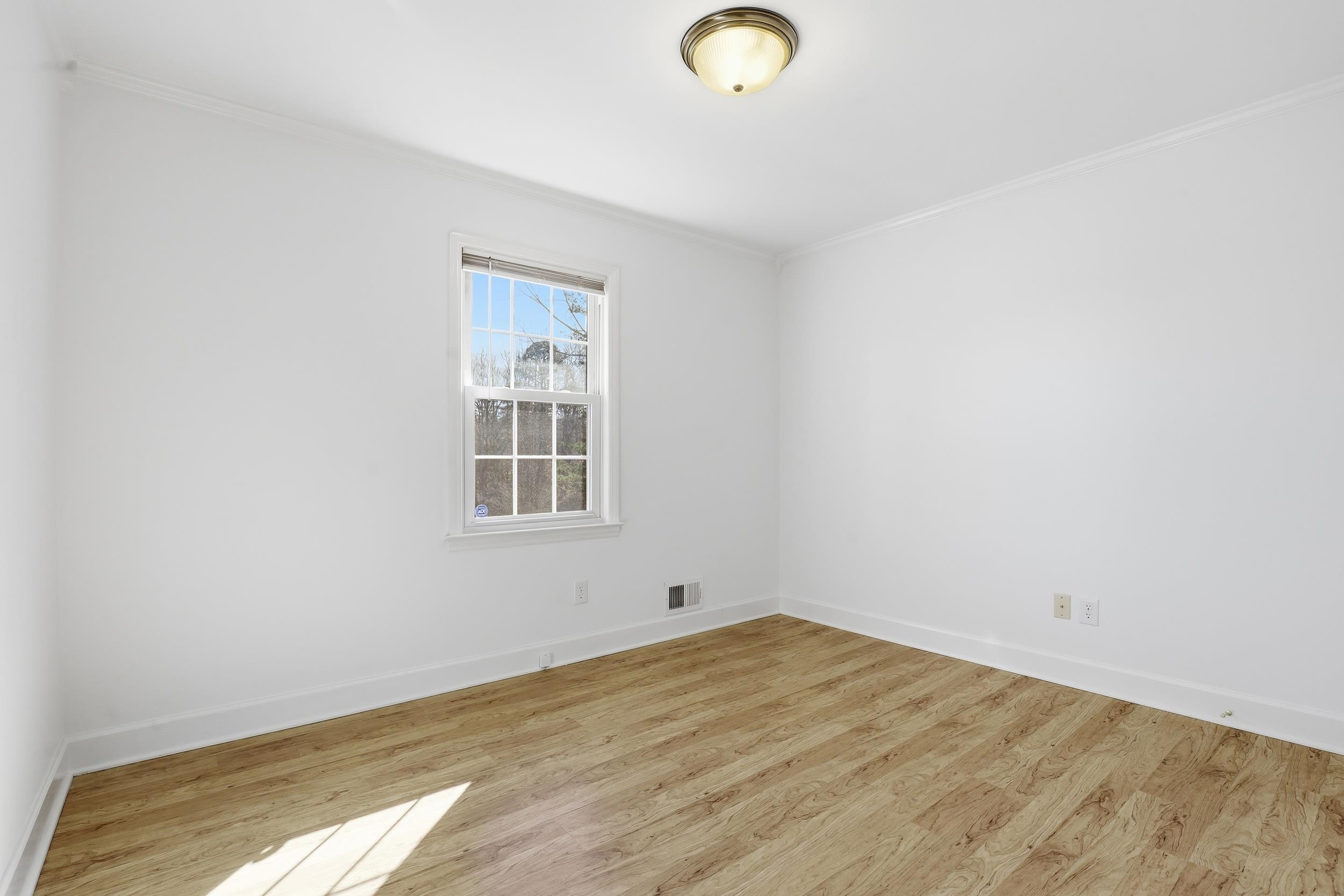 513 East Turner Street Landrum, SC 29356 - Photo 18 of 32