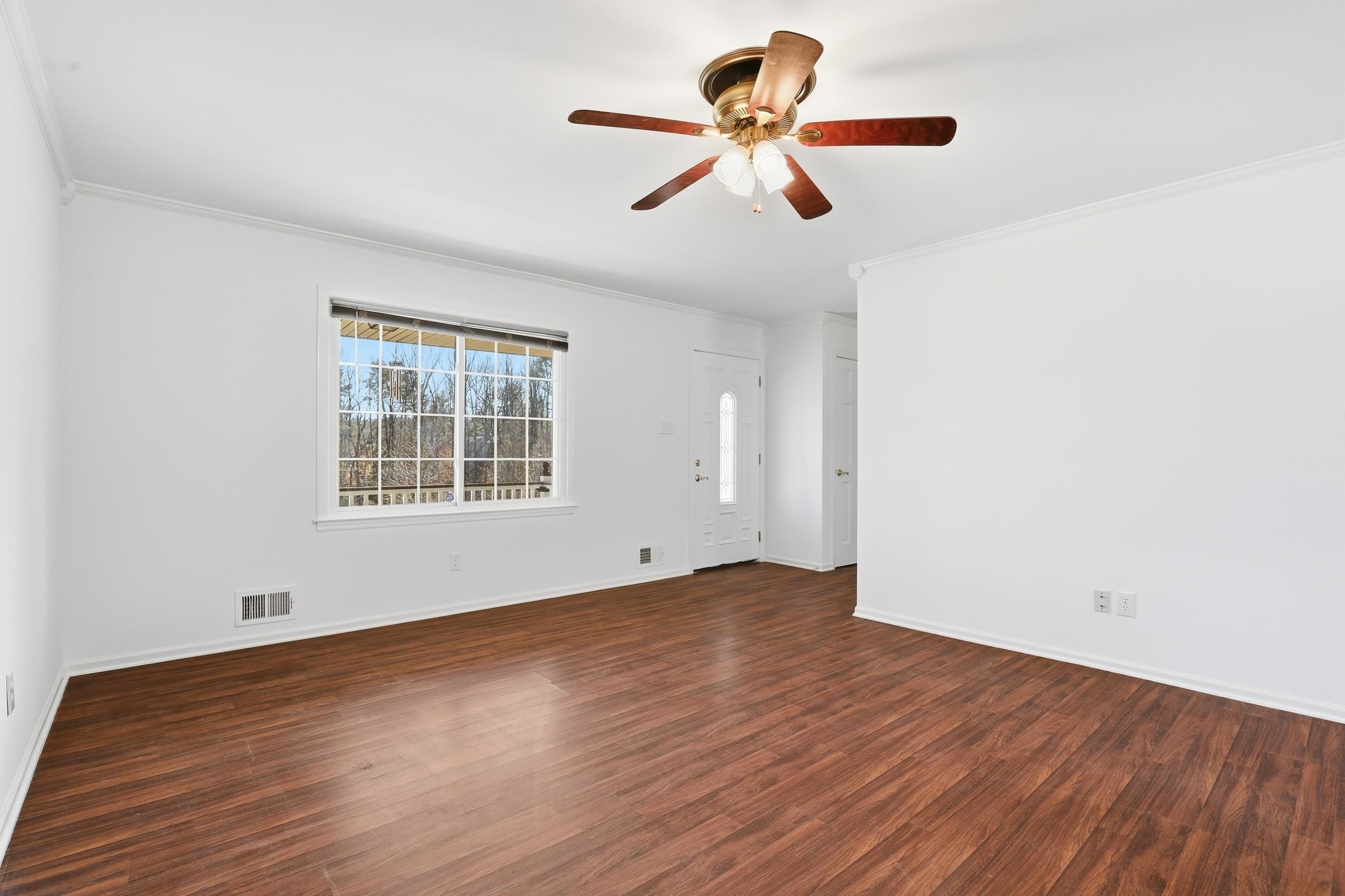 513 East Turner Street Landrum, SC 29356 - Photo 6 of 32