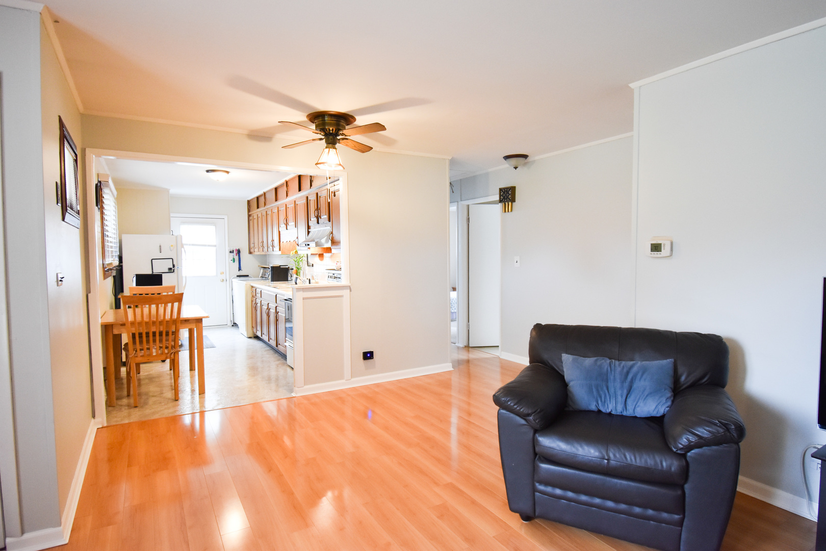 591 Audrey Lane Wheeling, IL 60090 - Photo 6 of 18