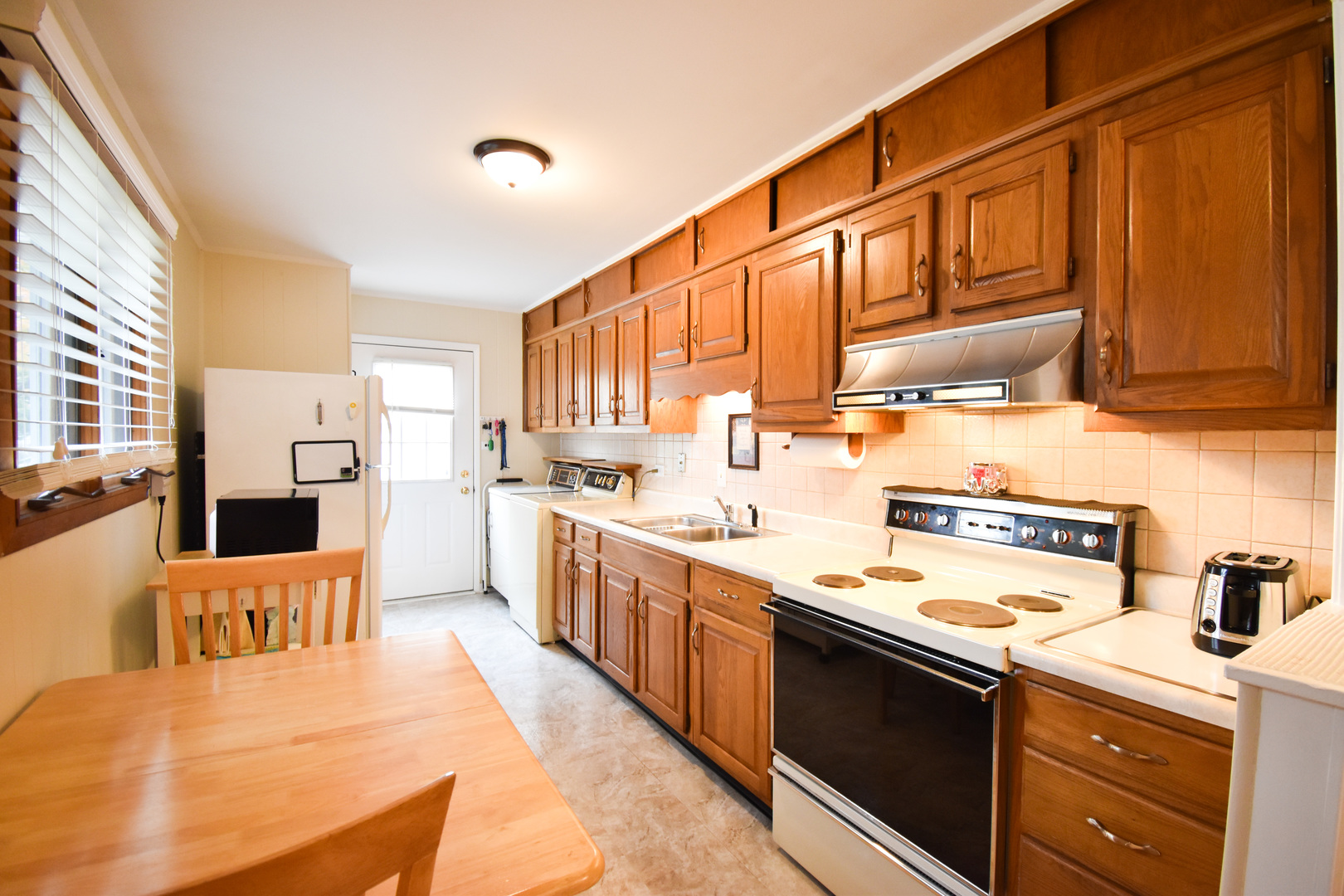 591 Audrey Lane Wheeling, IL 60090 - Photo 7 of 18