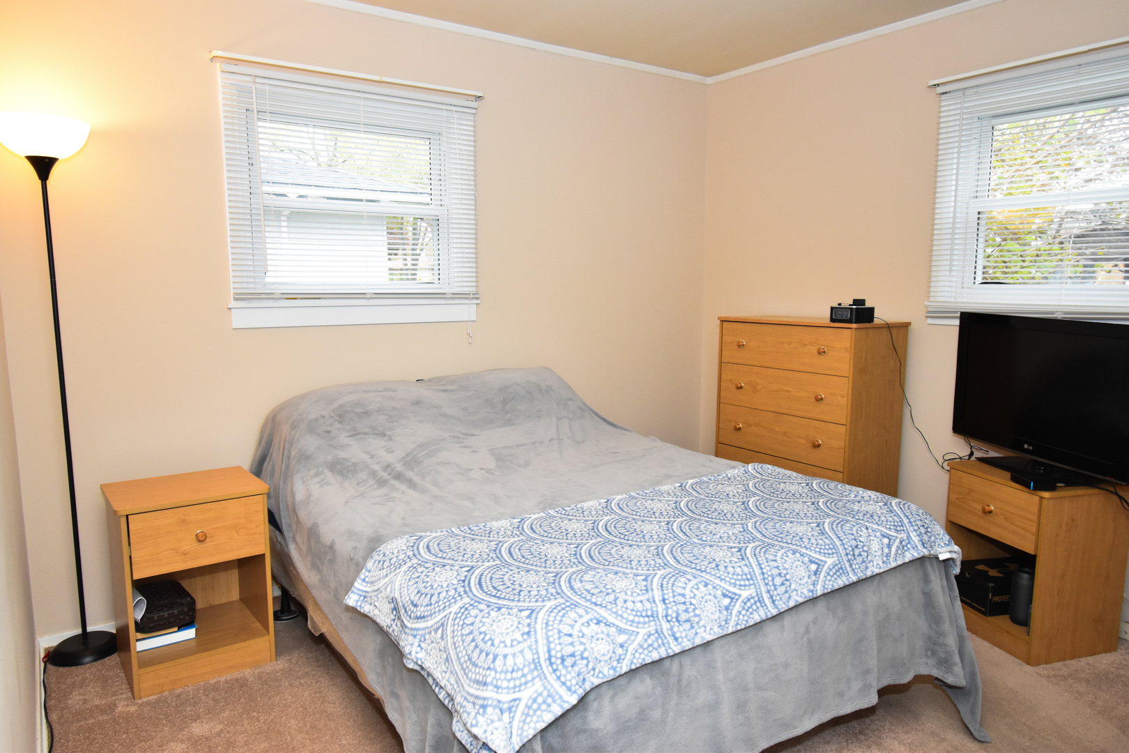 591 Audrey Lane Wheeling, IL 60090 - Photo 9 of 18