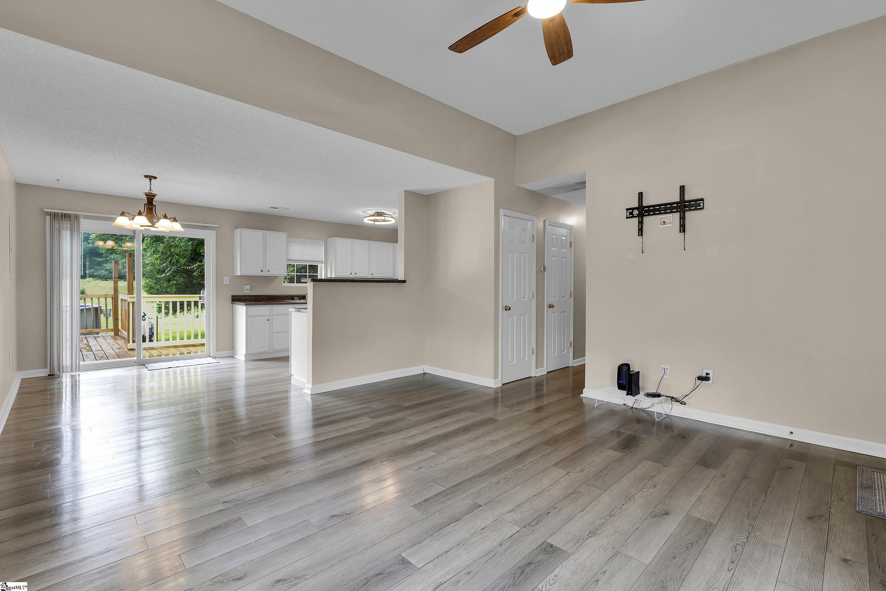 3160 Milam Road Clinton, SC 29325 - Photo 5 of 27